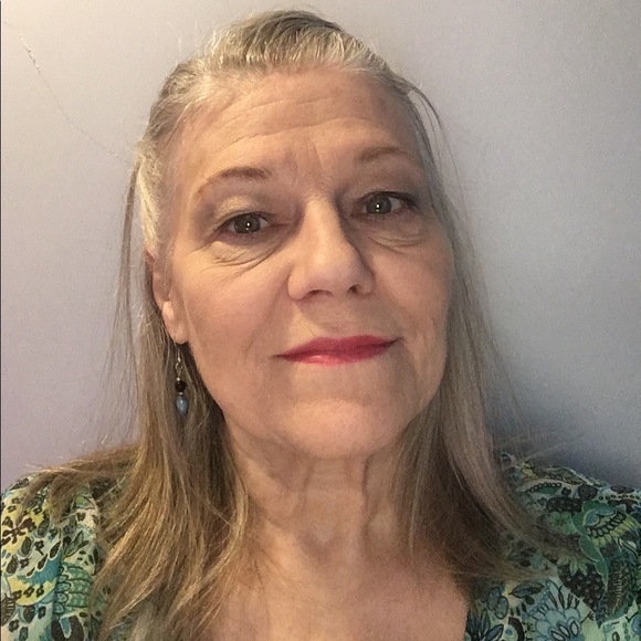 Meet your Posher, Janet - Picture 5 of 14